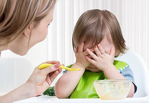 Trẻ biếng ăn có phải do thiếu chất hoặc thiếu vitamin không?