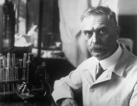 
Bác sĩ Karl Landsteiner (1868 - 1943)
