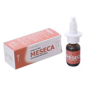 
Thuốc xịt mũi Meseca ít gây tác dụng phụ, tuy nhiên, giống như tất cả các corticosteroid dùng tại chỗ, thuốc có thể gây quá mẫn hoặc kích thích tại chỗ cho người sử dụng
