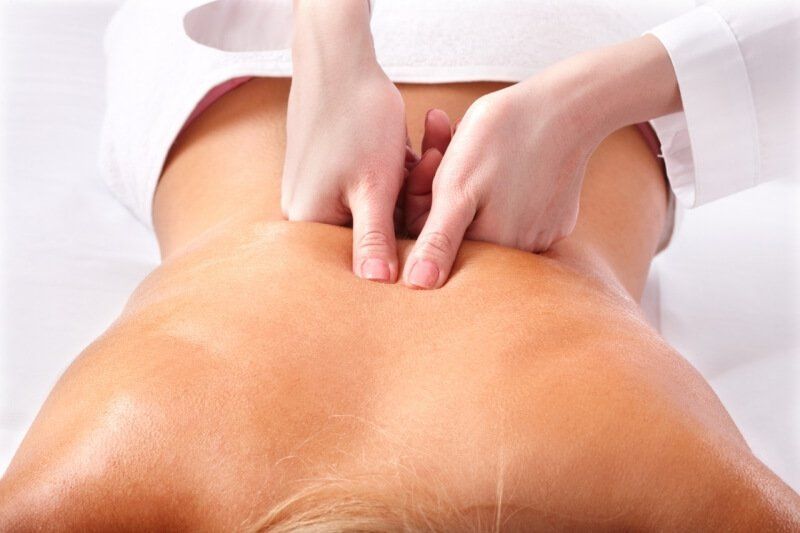 Các huyệt massage hàng ngày tốt cho cơ thể | Vinmec