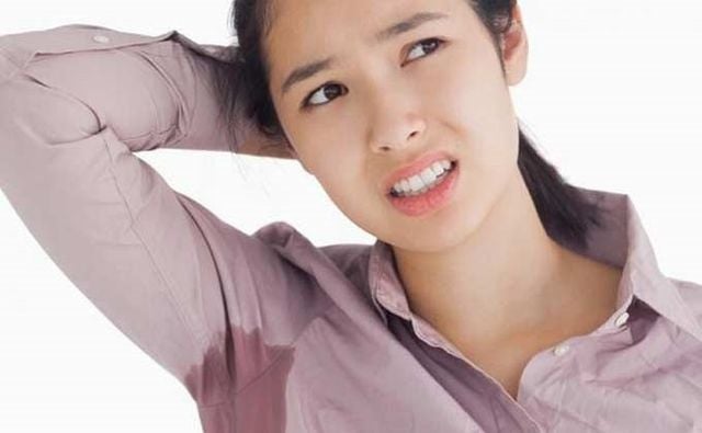 Excessive sweating under the right arm? | Vinmec