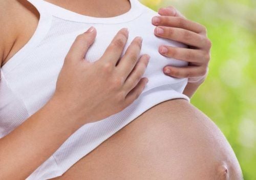 Itchy breasts and nipples during pregnancy