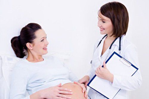 What effects does Vageston 100 have in obstetrics?