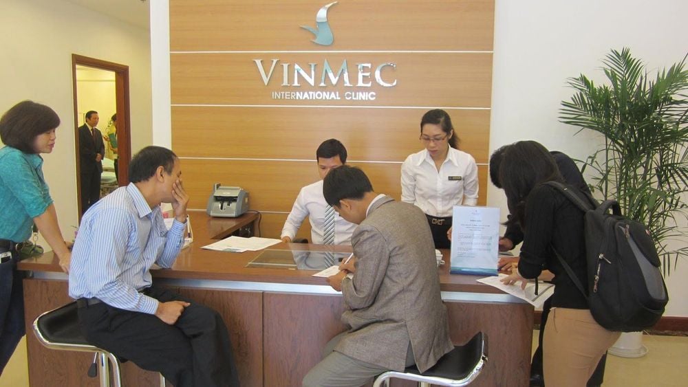 
Khách hàng đăng kí khám tại Bệnh viện Đa khoa Quốc tế Vinmec
