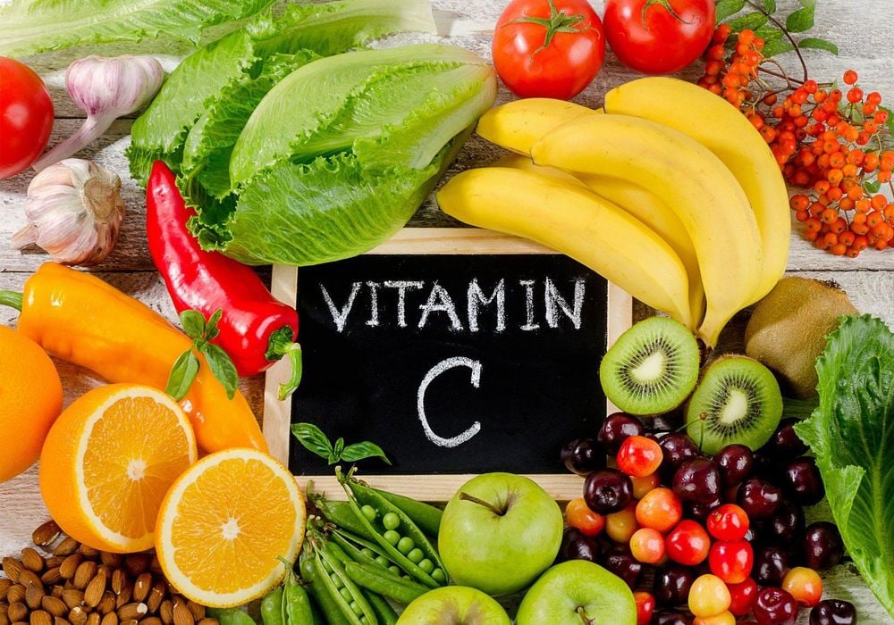 
Vitamin C có nhiều trong hoa quả giúp cơ thể chống chọi khi bạn mắc những bệnh như cảm lạnh, cảm cúm
