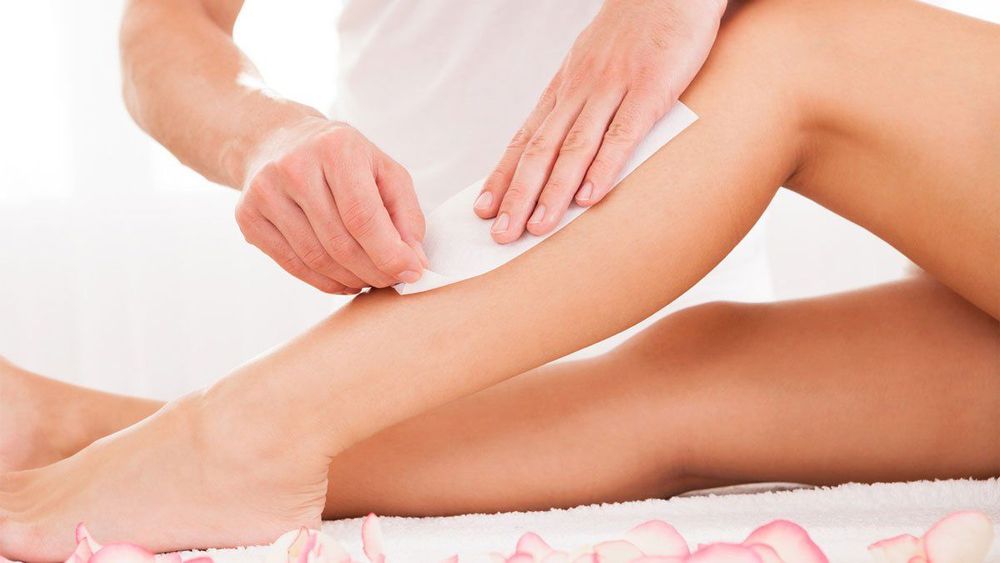 
Triệt lông waxing lần đầu nên được thực hiện tại thẩm mỹ viện
