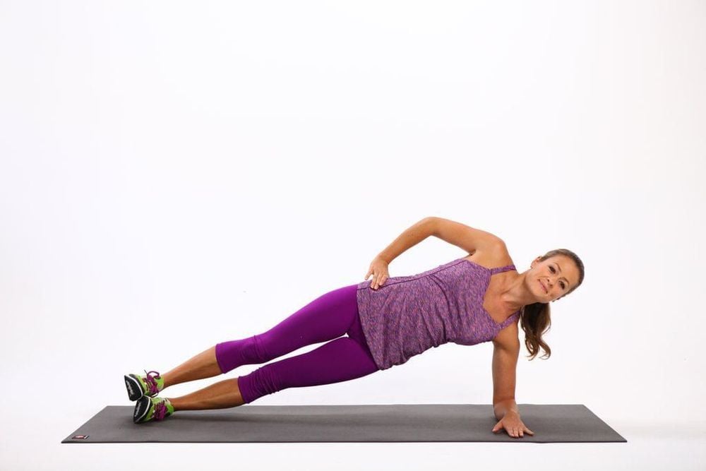 
Side plank có tác dụng tới vai và cánh tay
