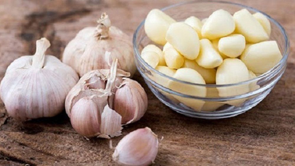 Dù rất giàu dinh dưỡng nhưng tỏi lại là thực phẩm làm đầy hơi, chướng bụng