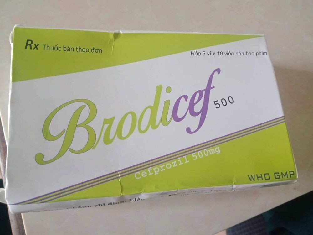 
Brodicef là thuốc kháng sinh được bào chế dưới dạng viên nén bao phim
