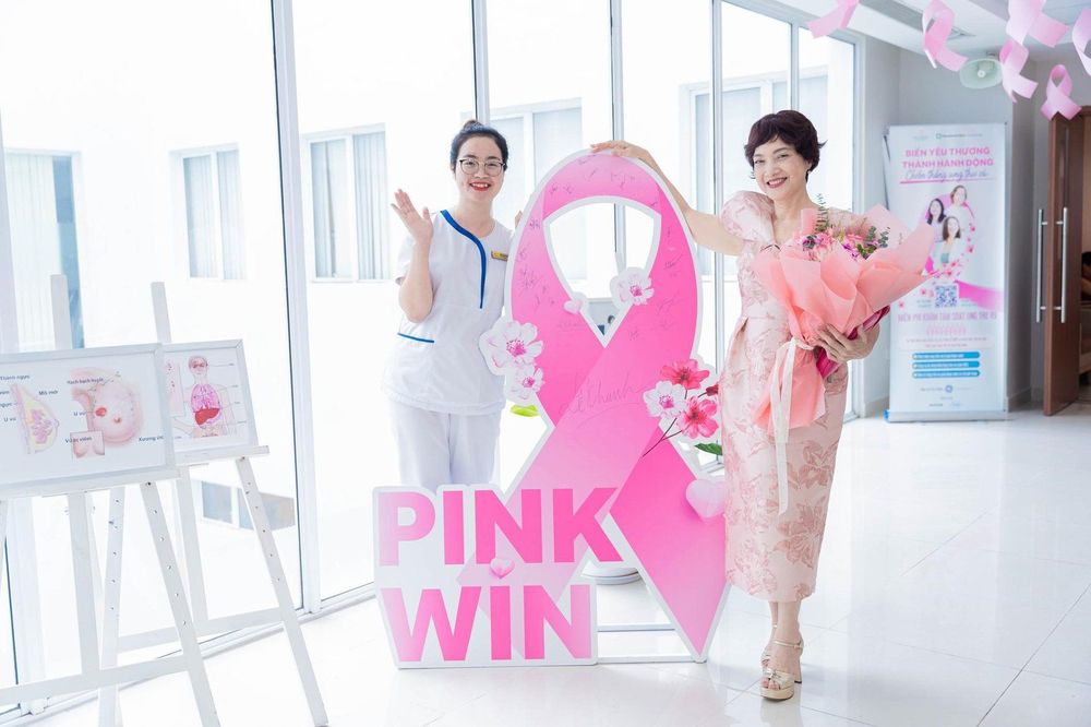 
When participating in the PinkWin campaign at Vinmec, she experienced great joy and a sense of gratitude.
