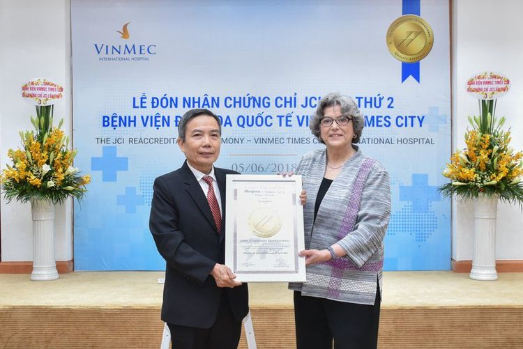 
Vinmec Times City được trao chứng chỉ JCI lần 2 tháng 6/2018.
