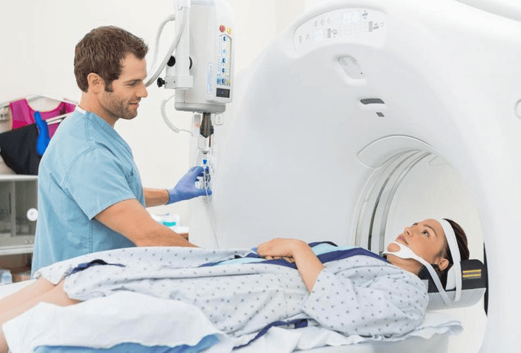 
Chụp CT Scan ngực liều thấp là một xét nghiệm sàng lọc được khuyến cáo thực hiện tầm soát ung thư phổi
