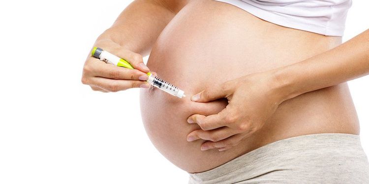 
Chỉ định tiêm insulin do bác sĩ chuyên khoa cho y lệnh điều trị
