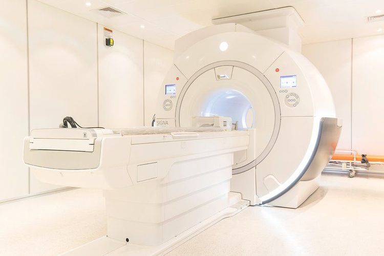 
Phụ huynh nên đưa trẻ đi chụp lại CT - scan/MRI sau 3 tháng và 12 tháng
