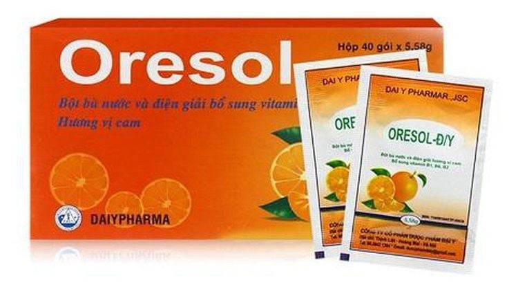 
Bù nước và điện giải là uống dung dịch oresol (ORS) khi điều trị viêm họng cấp.
