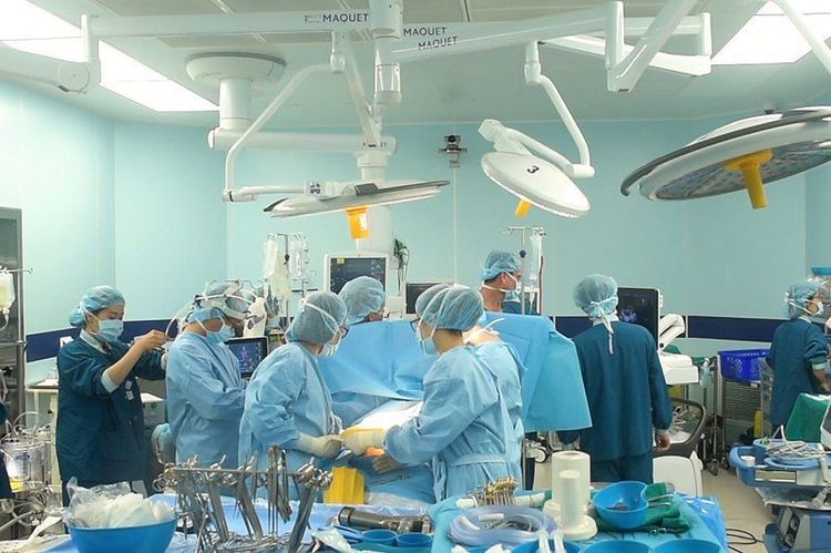 Cấy ghép thiết bị hỗ trợ thất trái HVAD