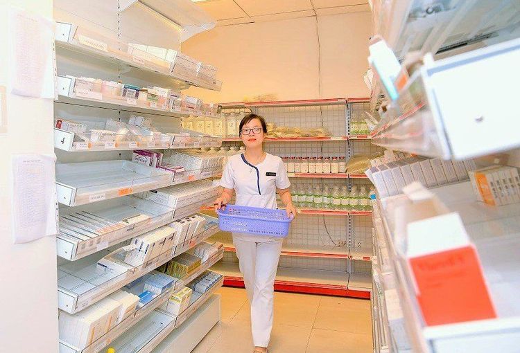 
At Vinmec Times City Hospital, medicines are stored in compliance with international standards of temperature and humidity to ensure the quality of medicines
