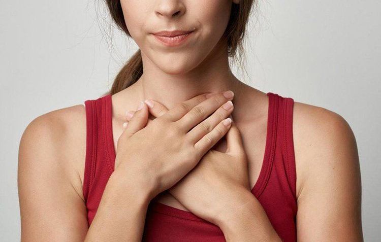 Khi người bệnh gặp tình trạng khó nuốt, hãy gọi cho bác sĩ ngay để được tư vấn kịp thời