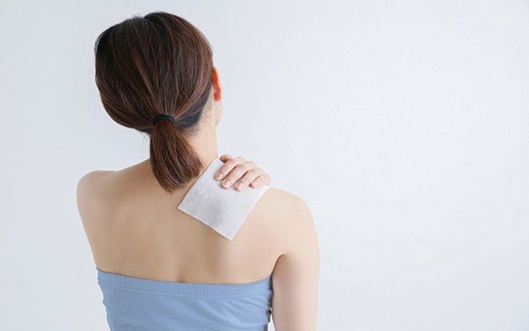 
Thuốc salonpas giảm đau đặc biệt có tác dụng cực kỳ hiệu quả khi dùng sau những chấn thương hoặc va đập vào phần mềm quanh xương khớp
