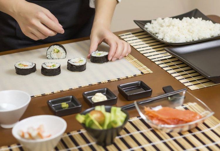 
Đầu bếp có cách chế biến sushi riêng biệt
