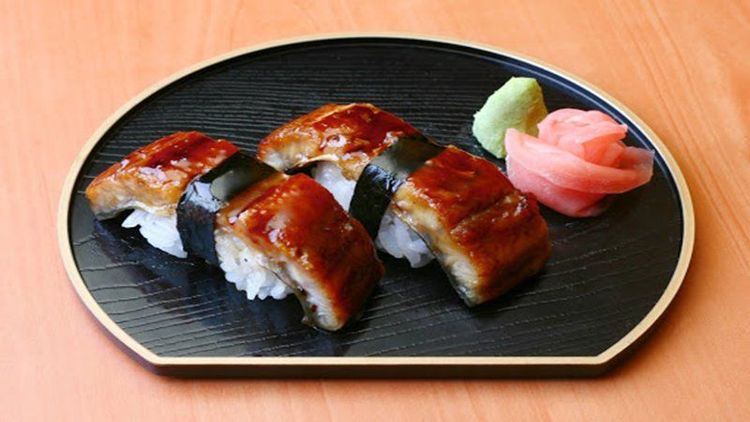 
Sushi cuộn rồng được làm từ lươn unagi
