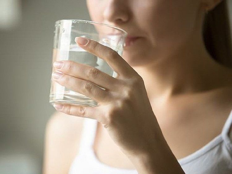 Mẹ bầu nên tránh uống quá nhiều nước ở tháng thứ 3