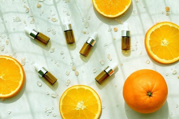 
Bên cạnh đó, có thể sử dụng Vitamin C trong điều trị giảm sắc tố da
