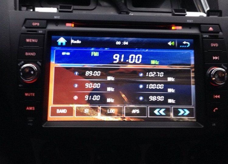 Bật radio trên oto là một biện pháp ngăn chặn cơn buồn ngủ