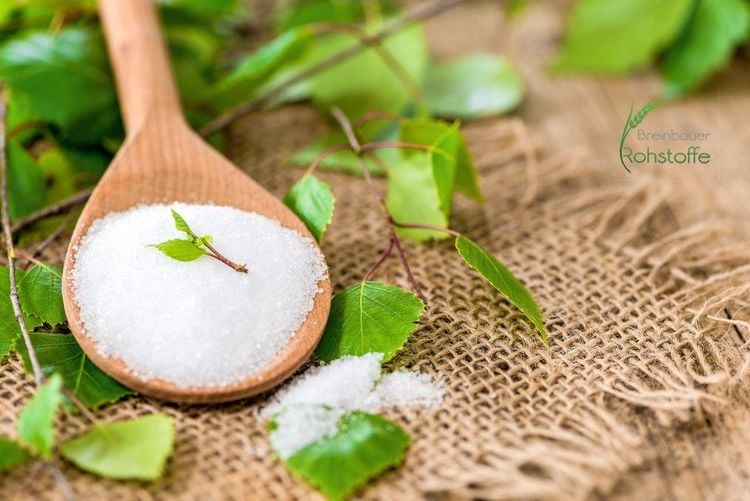 
Xylitol mua tại cửa hàng xuất hiện dưới dạng bột tinh thể màu trắng
