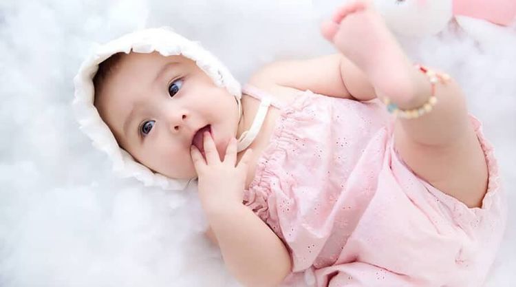 Đây là giai đoạn trẻ có những biểu lộ cảm xúc khác nhau