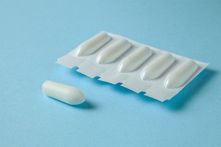 Sử dụng thuốc acetaminophen nhét hậu môn xử trí sốt cao co giật