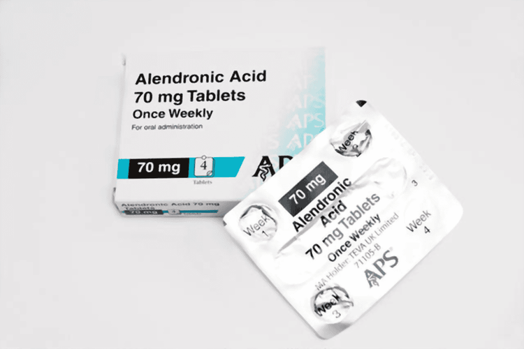 
Thuốc axit alendronic thuộc nhóm Bisphosphonates ức chế quá trình tiêu xương
