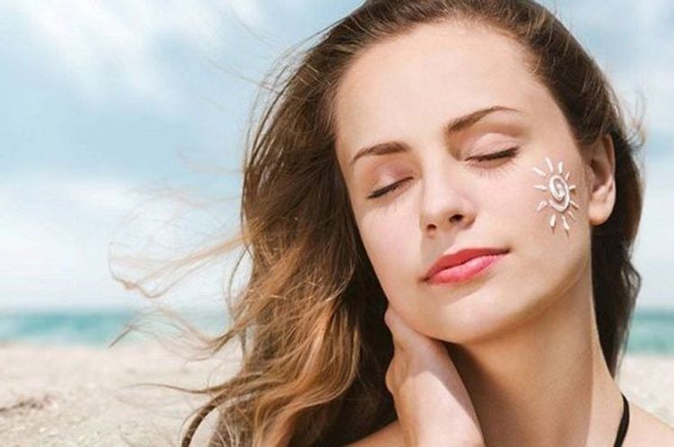 Thành phần hóa chất có trong gạo giúp bảo vệ da khỏi tác động của tia UV