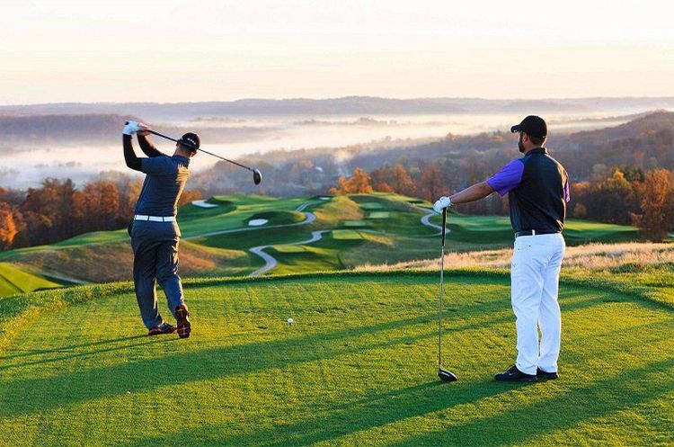 Thăng bằng khi chơi golf có thể tạo ra tốc độ đầu gậy tối đa