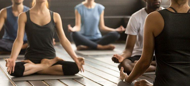 
Bikram yoga, thường được gọi là “yoga nóng”, tiếp tục gây ra tranh cãi gay gắt từ những người ủng hộ cũng như những người chỉ trích phương thức luyện tập này
