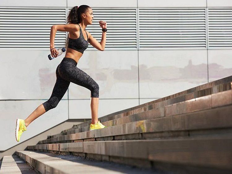 Ở bài tập này, các khối cơ xung quanh đùi sẽ được hoạt động triệt để