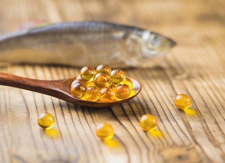 Dầu cá và omega 3 giúp bảo vệ xương khớp và giảm sưng đau do viêm hiệu quả
