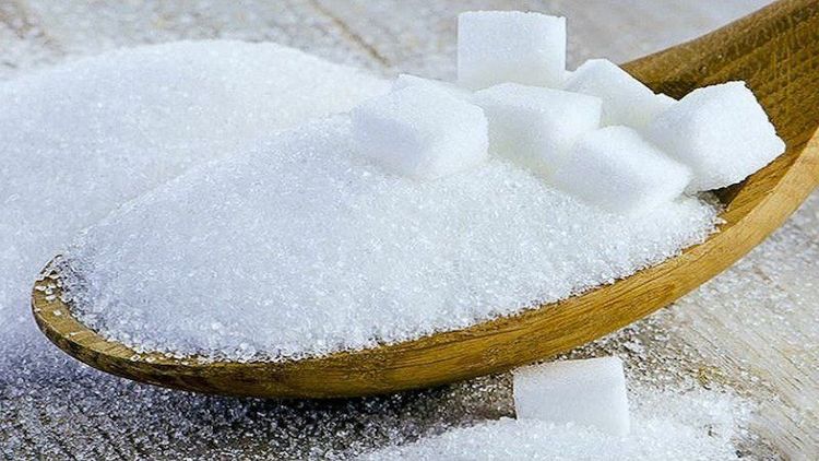 Excessive intake of refined sugar in the diet can increase the risk of chronic diseases.
