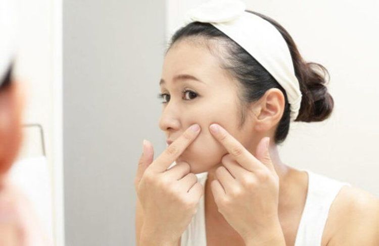 Tự tẩy nốt ruồi tại nhà tiềm ẩn nhiều nguy cơ rủi ro cho làn da của bạn