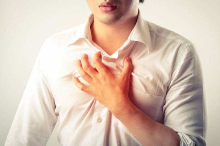 Ợ nóng, ợ chua là các triệu chứng của loét dạ dày