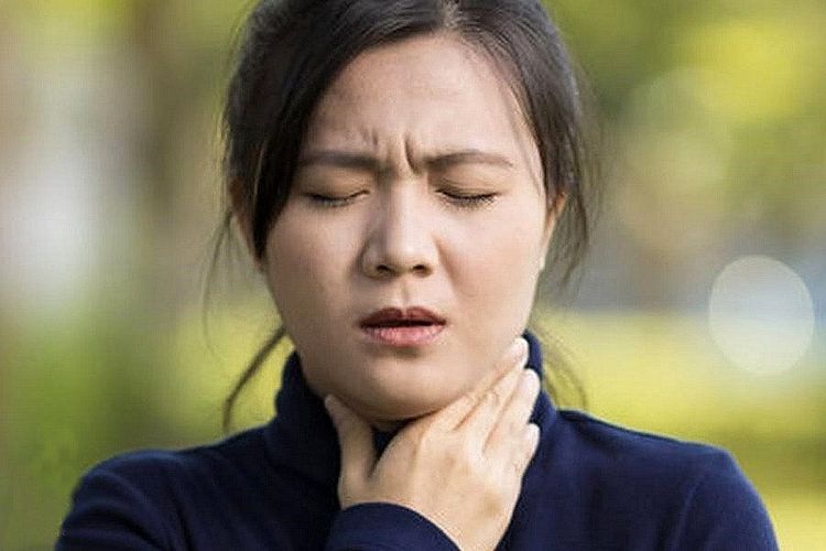 
Corticosteroid dạng hít có thể khiến người bệnh khàn tiếng
