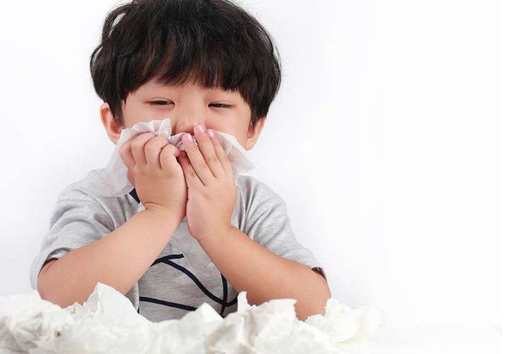 Trẻ bị nhiễm khuẩn do hệ miễn dịch yếu