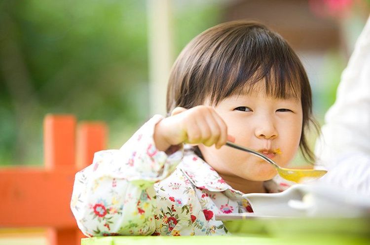 
Supplementing with energy-rich foods helps children gain weight healthily.
