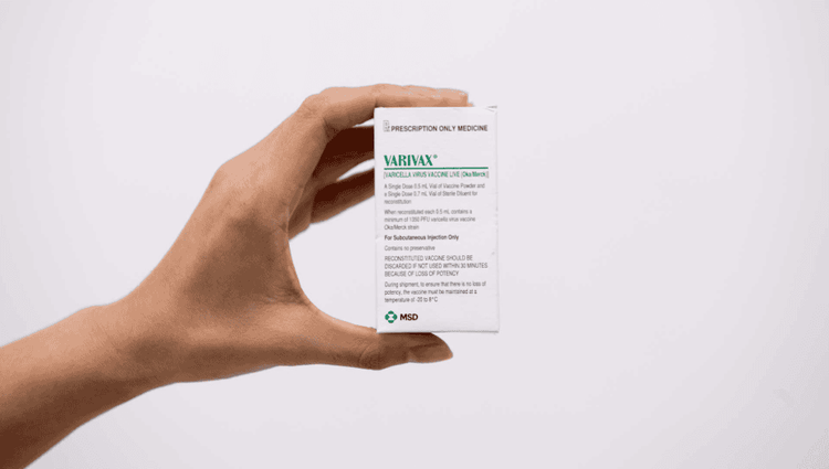 Trẻ cần tiêm mấy mũi thuỷ đậu loại Varivax (Mỹ) sẽ được bác sĩ tư vấn sau khi thăm khám