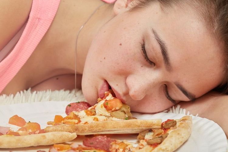 Ngất xỉu đột ngột có thể xảy ra ở bệnh nhân có hạ huyết áp sau ăn