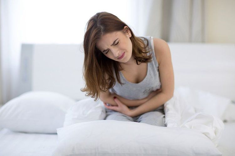 Một số phụ nữ bị dính buồng tử cung sẽ nhận thấy đau dữ dội vùng bụng dưới