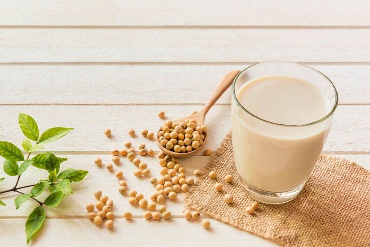 Men should not abuse drinking soy milk regularly