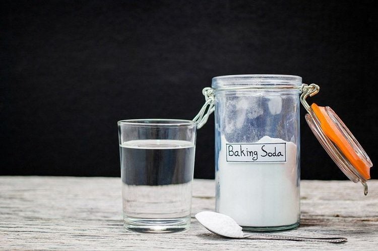 
Bạn có thể sử dụng baking soda để khử mùi cơ thể
