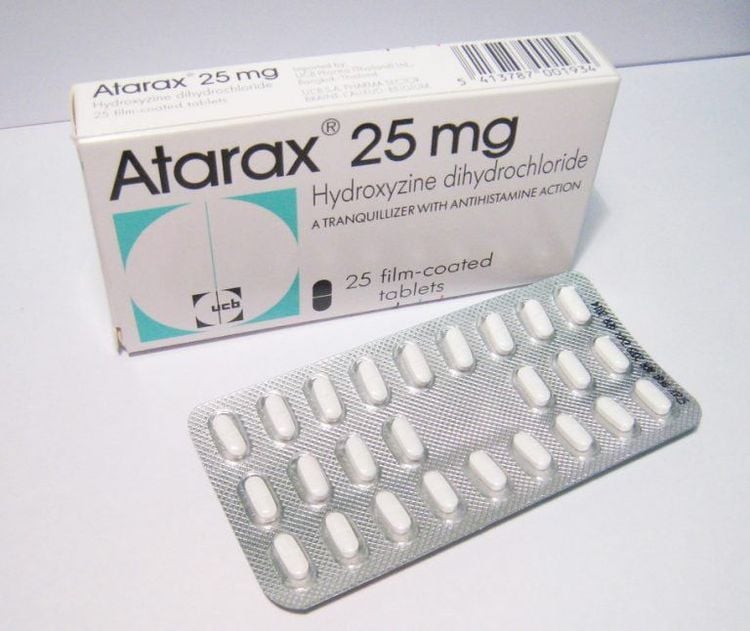 
Thành phần của thuốc atarax 25mg là Hydroxyzine dichlorhydrate 25mg và các tá dược
