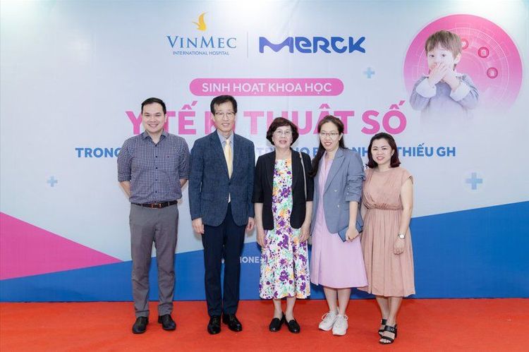 Vinmec cập nhật kiến thức và ứng dụng kỹ thuật số điều trị cho trẻ rối loạn tăng trưởng và thiếu GH